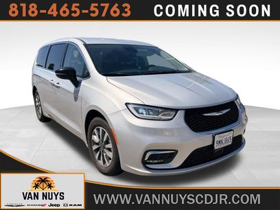 Used 2024 Chrysler Pacifica Limited