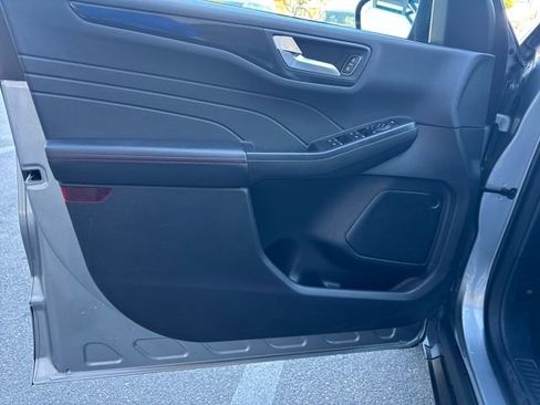 Used 2024 Ford Escape ST-Line image 12