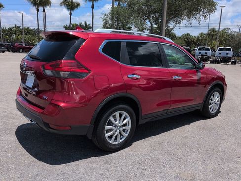 Used 2017 Nissan Rogue SV FWD image 5