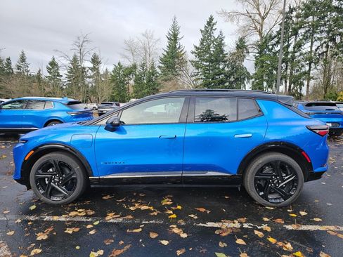 New 2026 Chevrolet Equinox EV RS image 8