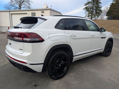 New 2026 Volkswagen Atlas Cross Sport SEL R-Line image 4