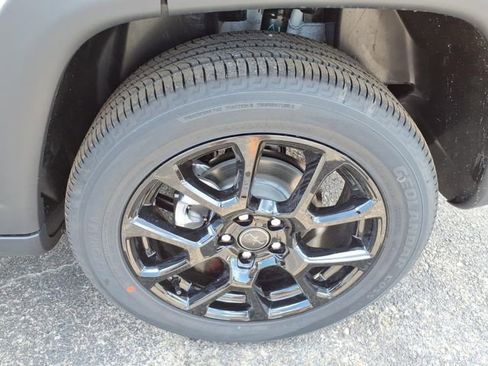 New 2026 Jeep Compass Latitude image 4