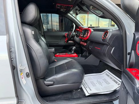 Used 2018 Toyota Tacoma TRD Off-Road image 20