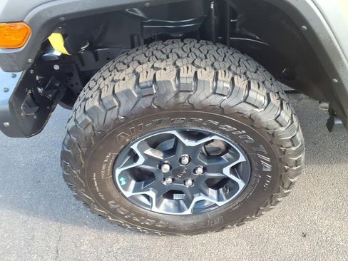 Used 2023 Jeep Wrangler Unlimited Rubicon 4xe w/ Steel Bumper Group AWD/4WD image 23