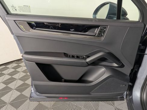 New 2026 Porsche Cayenne GTS AWD/4WD image 25