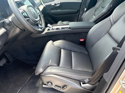 New 2026 Volvo XC90 B5 Ultra w/ Protection Package Premier image 17