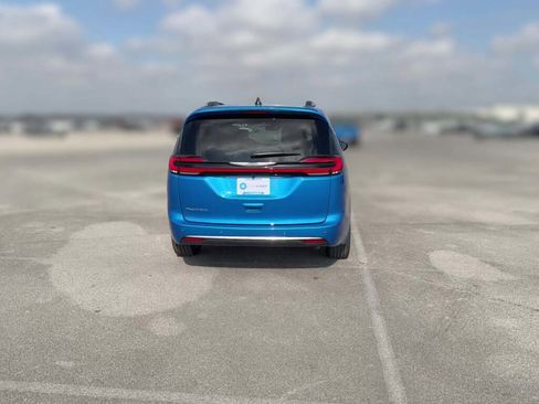 New 2026 Chrysler Pacifica Pinnacle image 10