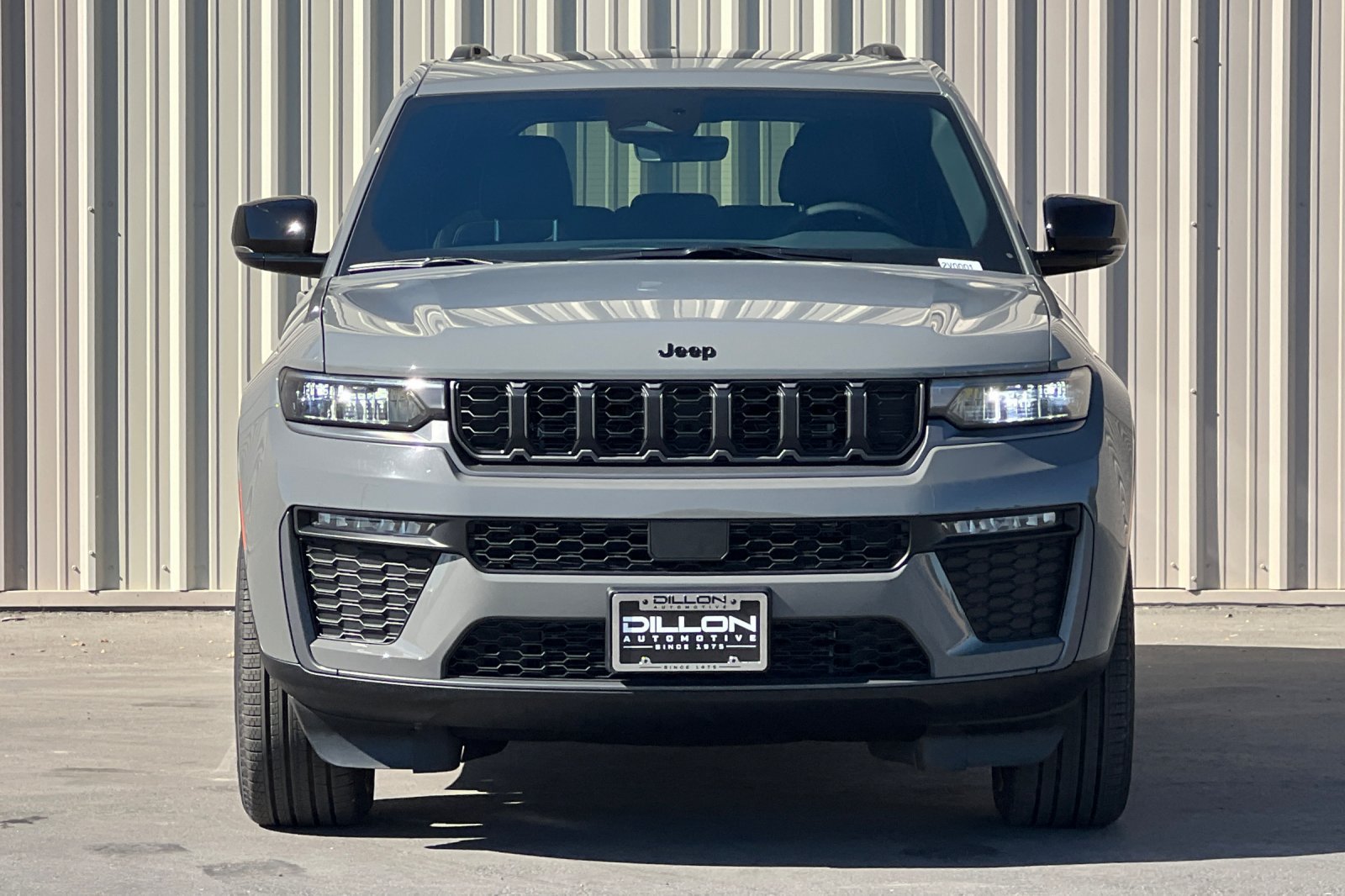 New 2027 Jeep Grand Cherokee Limited AWD/4WD image 2