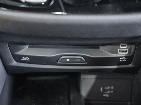 New 2026 Chrysler Pacifica Pinnacle image 23