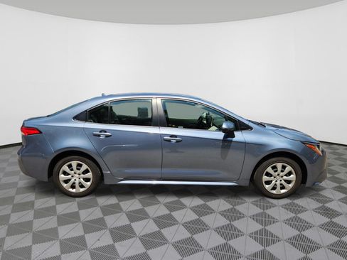 Used 2020 Toyota Corolla LE FWD image 6