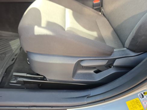 Used 2025 Toyota Camry LE FWD image 10