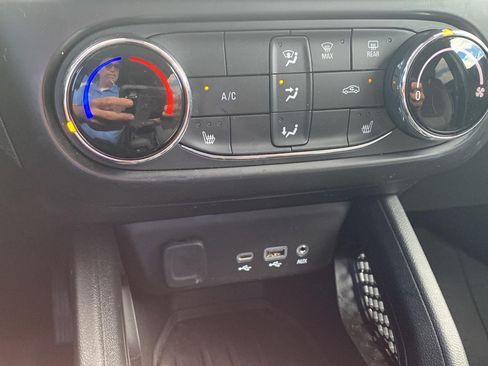 Used 2023 Chevrolet TrailBlazer LT FWD image 14