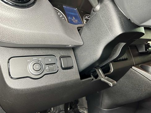 Used 2025 Mercedes-Benz Sprinter 2500 image 24
