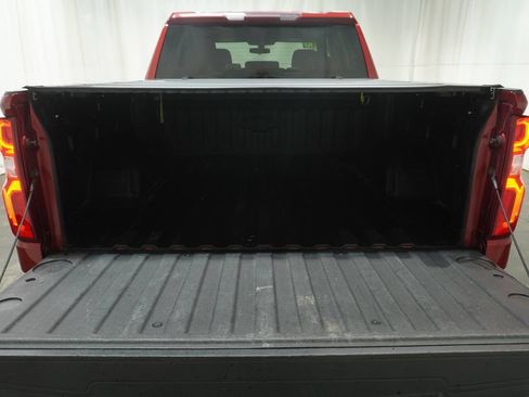 Used 2020 Chevrolet Silverado 1500 Custom w/ Custom Value Package AWD/4WD image 6
