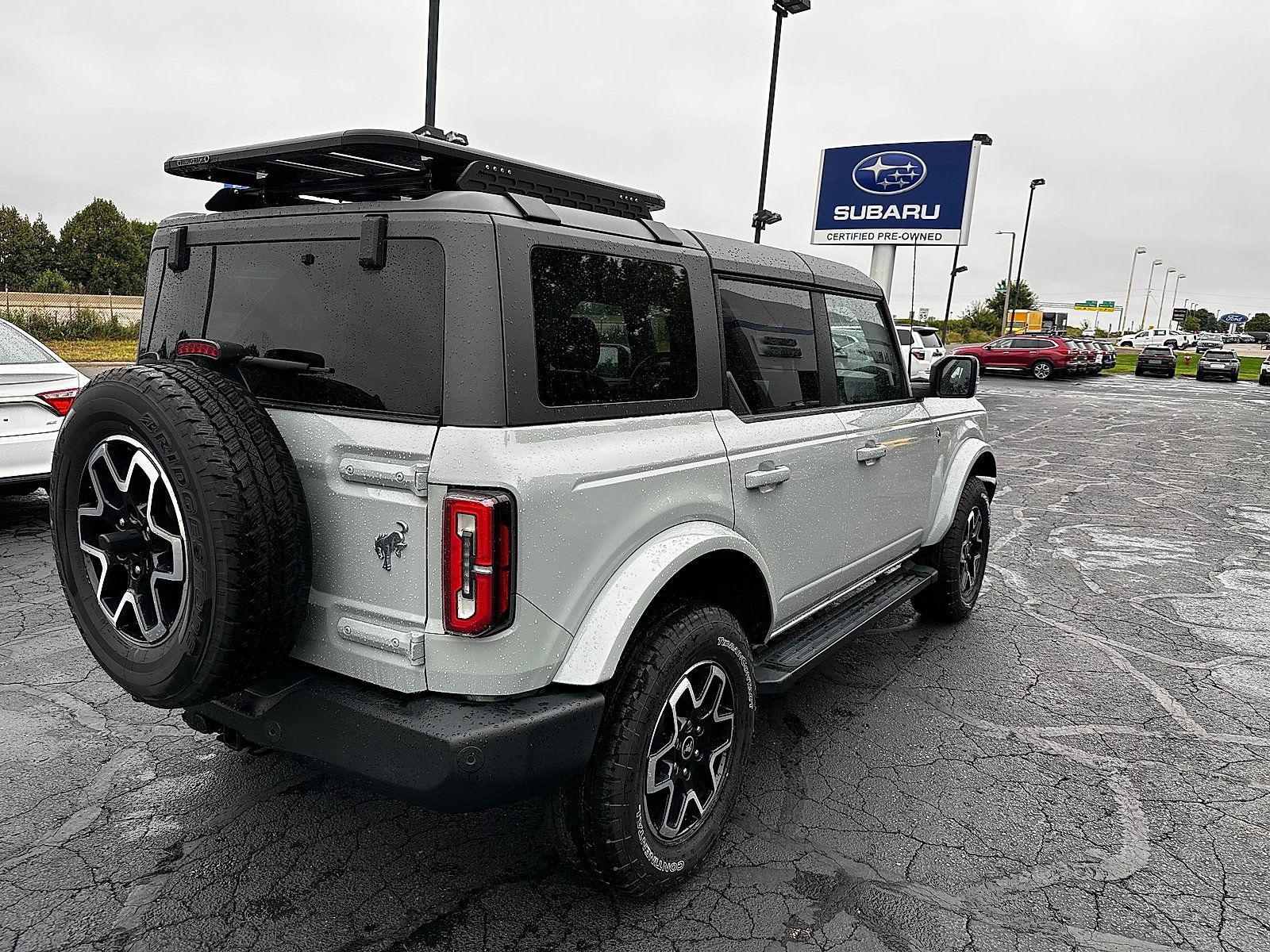 Used 2023 Ford Bronco Outer Banks AWD/4WD image 3