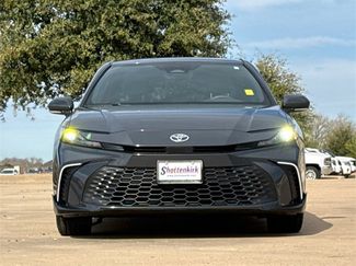 Used 2025 Toyota Camry SE video 2