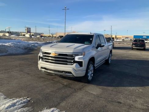 Used 2023 Chevrolet Silverado 1500 High Country w/ Technology Package image 2