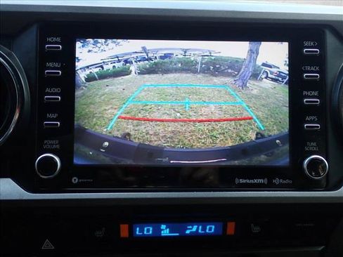 Used 2022 Toyota Tacoma TRD Off-Road w/ TRD Premium Off Road Package AWD/4WD image 18