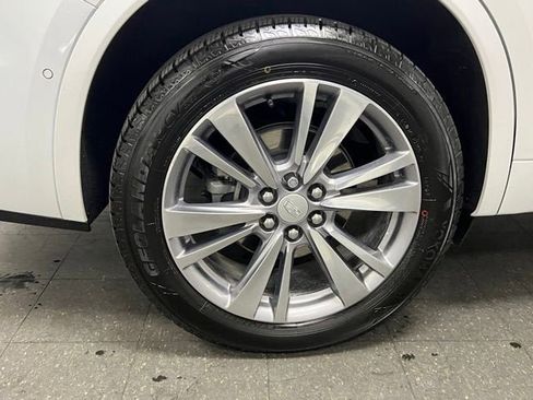 Used 2024 Cadillac XT6 Premium Luxury w/ Technology Package image 12