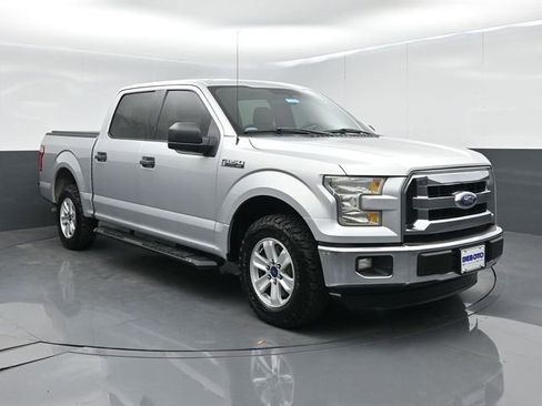 Used 2015 Ford F150 XLT w/ Trailer Tow Package RWD image 1