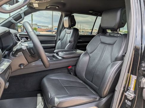 Used 2024 Jeep Wagoneer L Series II w/ Flexible Seating Group RWD image 22