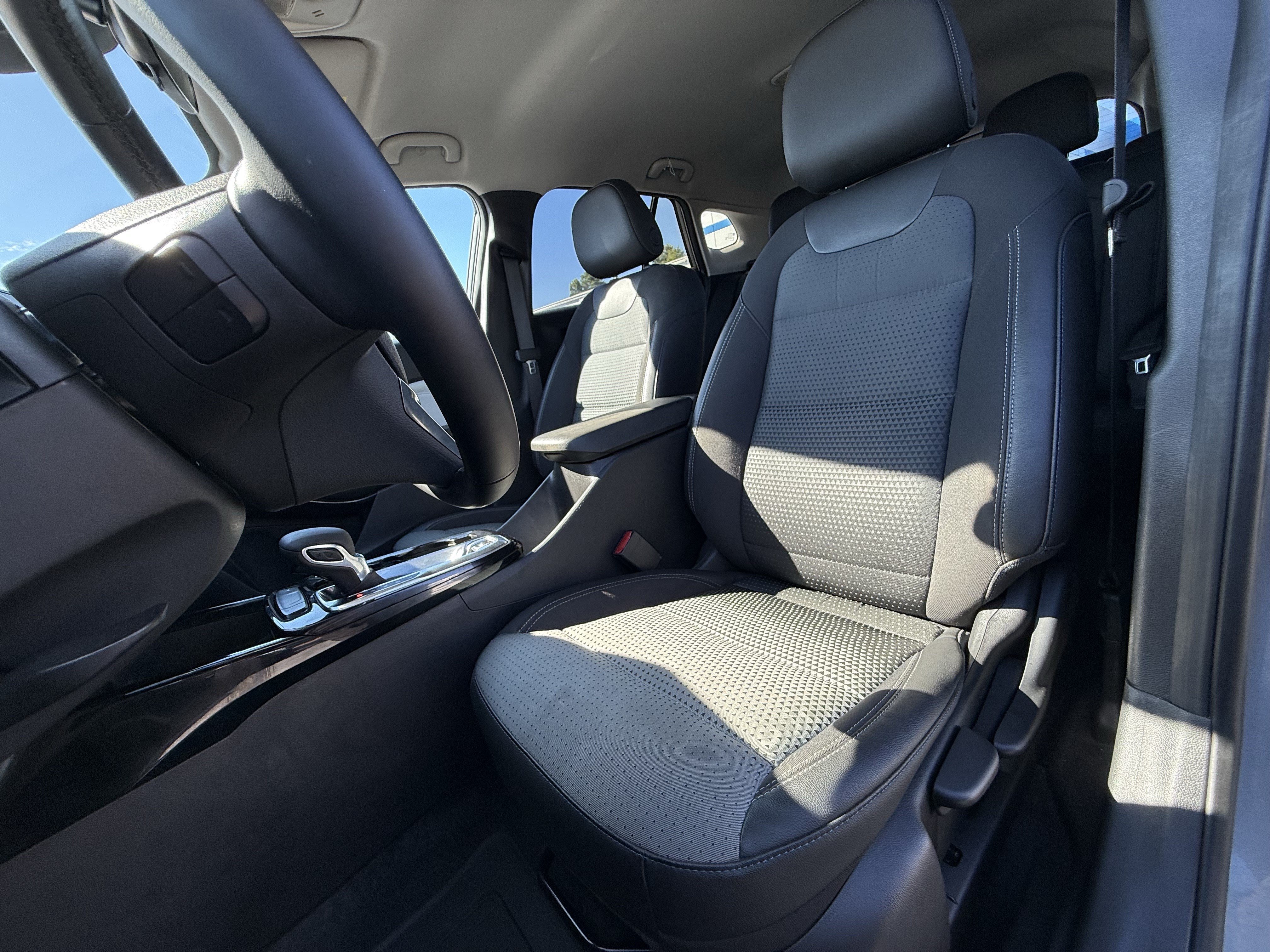 Used 2026 Chevrolet Trax LT w/ Driver Confidence Package FWD image 17