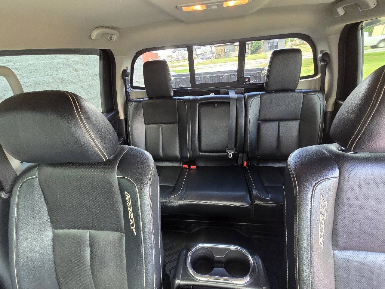 Used 2017 Nissan Titan PRO-4X w/ Pro-4x Convenience Package AWD/4WD image 14