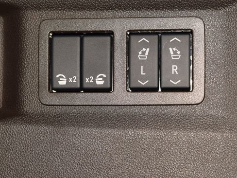 Used 2024 GMC Yukon Denali image 27