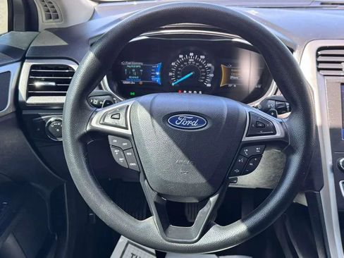 Used 2019 Ford Fusion SE AWD/4WD image 17