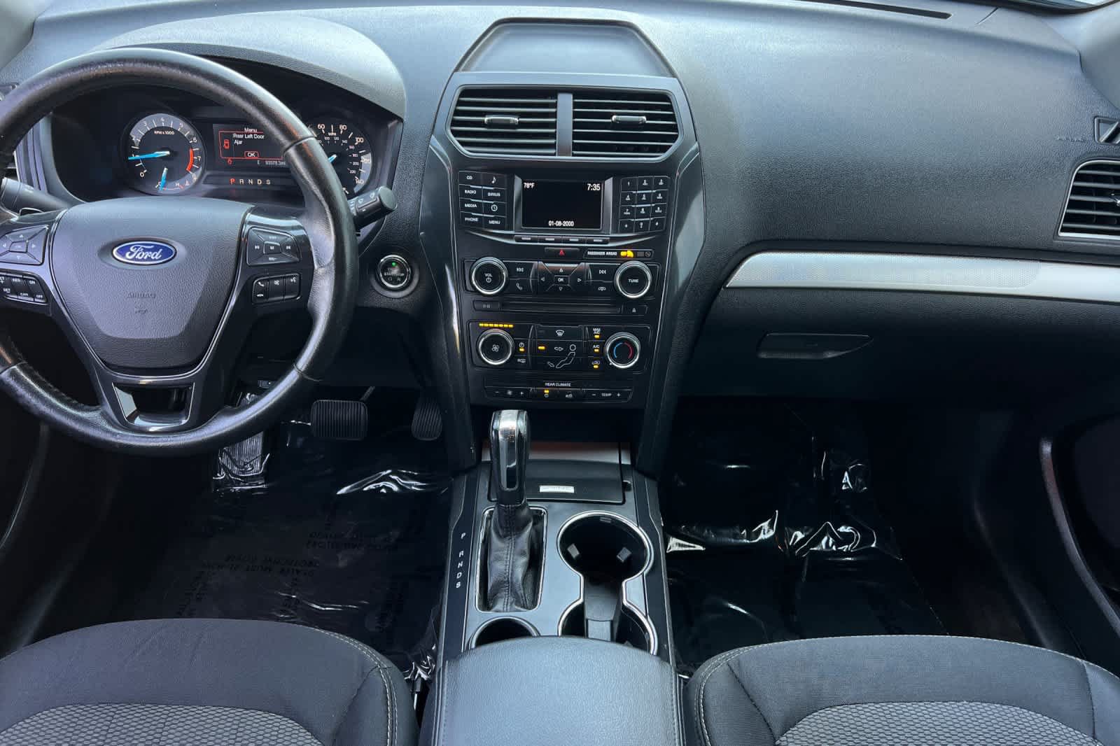 Used 2017 Ford Explorer XLT FWD image 3