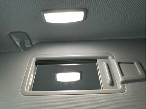 Certified 2020 Volkswagen Tiguan SEL image 35