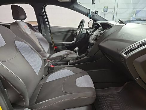 Used 2017 Ford Focus ST FWD image 30