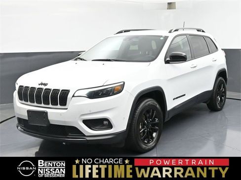 Used 2023 Jeep Cherokee Altitude Lux image 1