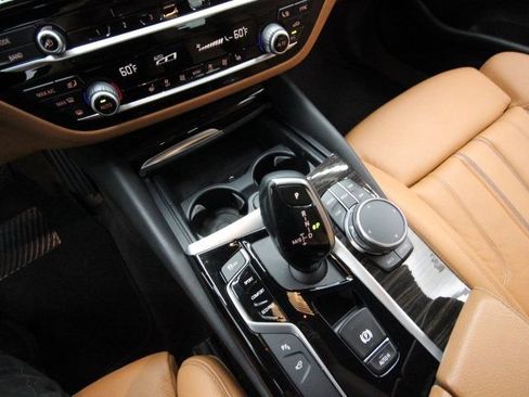 Used 2019 BMW 540i xDrive image 17