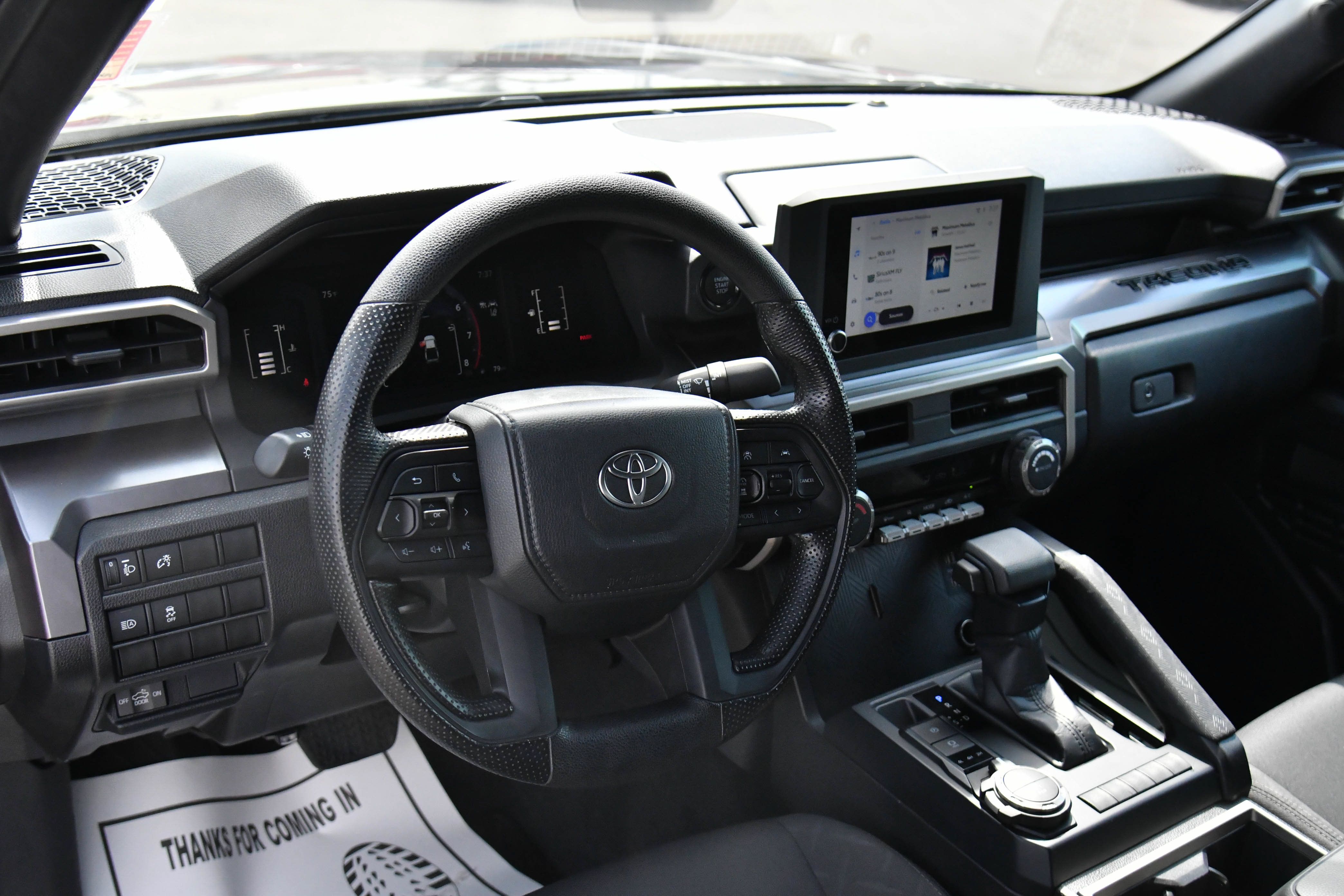 Used 2025 Toyota Tacoma SR5 AWD/4WD image 14