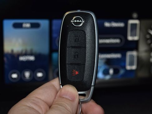 Certified 2025 Nissan Kicks SV FWD image 17