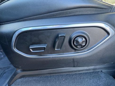 Used 2023 Jeep Wagoneer L 4WD w/ Premium Group I image 16