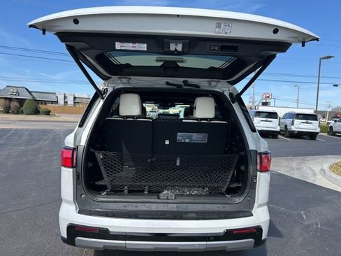 Used 2023 Toyota Sequoia Capstone image 9