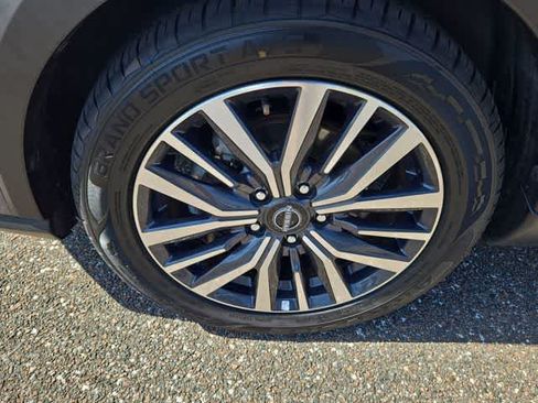 Used 2023 Nissan Kicks SV FWD image 13