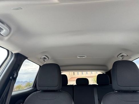 Used 2023 Jeep Renegade Latitude image 21