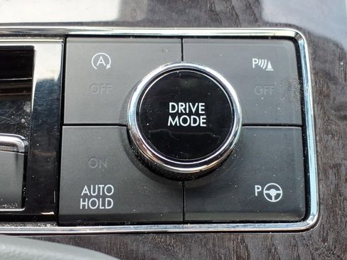 Used 2018 Lincoln Navigator Reserve w/ Technology Package AWD/4WD image 21