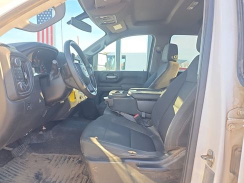 Used 2023 Chevrolet Silverado 2500 Custom w/ Custom Convenience Package image 11