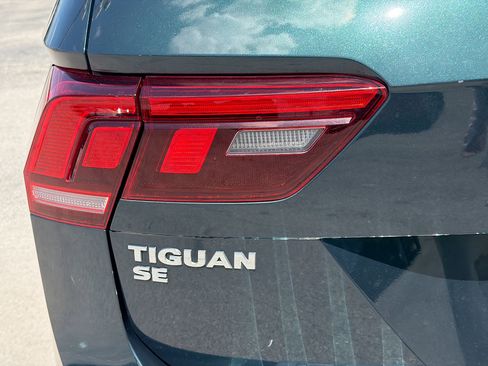 Used 2019 Volkswagen Tiguan SE w/ Panoramic Sunroof Package FWD image 10