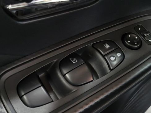 Used 2021 Nissan Versa SV image 27