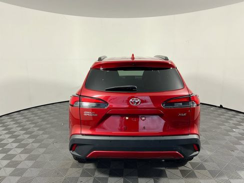 Used 2022 Toyota Corolla Cross XLE FWD image 4