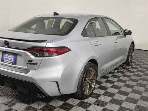 Used 2024 Toyota Corolla SE AWD/4WD image 4