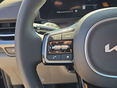 New 2026 Kia Carnival FWD image 29