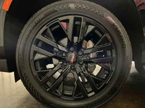 Used 2023 GMC Yukon XL SLT image 10