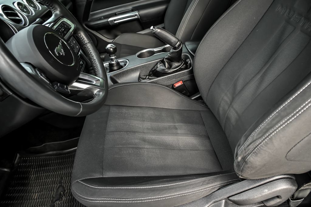Used 2018 Ford Mustang GT w/ GT Performance Package RWD image 12