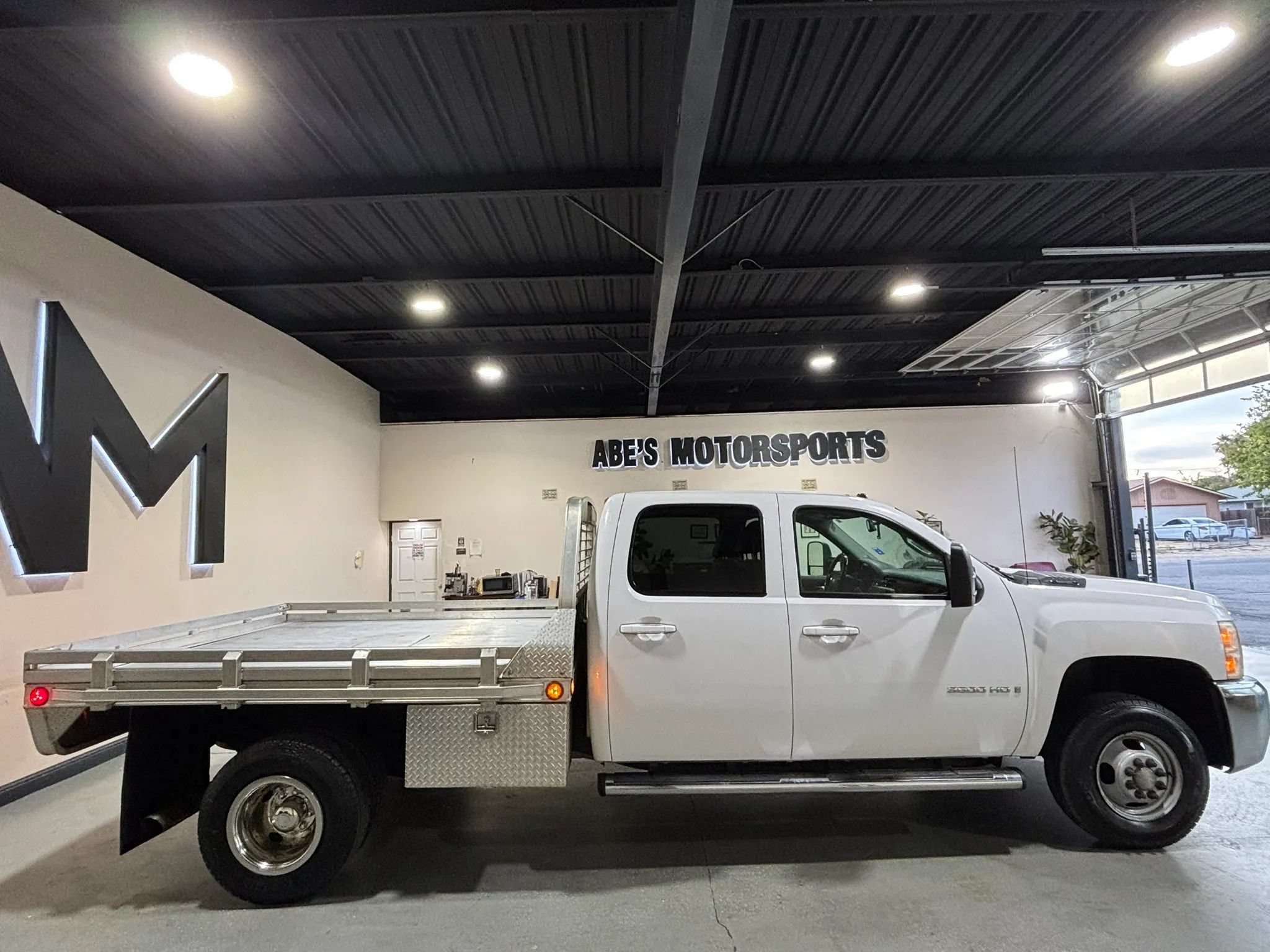 Used 2007 Chevrolet Silverado 3500 LTZ AWD/4WD image 7